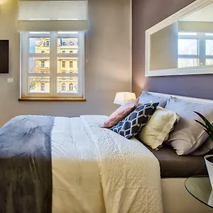 Parkside With Free Parking Apartament
